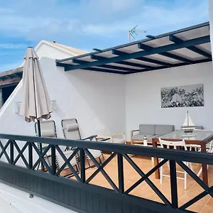 Con Amplia Terraza En La Playa Apartment Puerto del Carmen (Lanzarote)